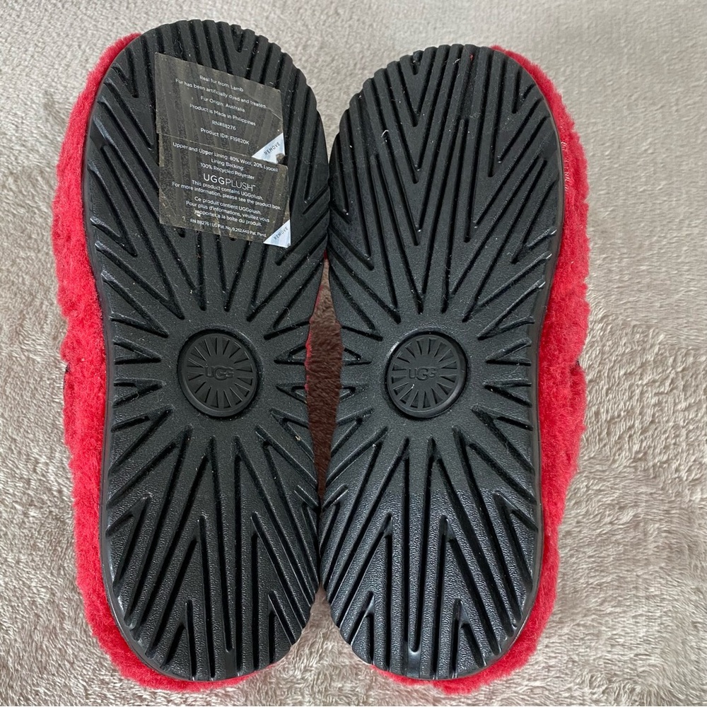 UGG  Men’s Size 5 (Women’s Size 7) Red Fluffy Slippers - Picture 10 of 12